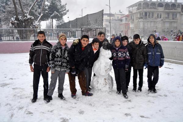 Antalya’nın 2 ilçesinde okullara kar tatili