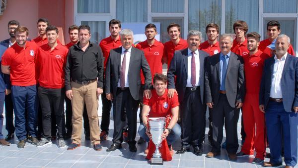 ‘Antalyaspor’un bir Eto’o’su ile 10 hentbol takımı kurarız’