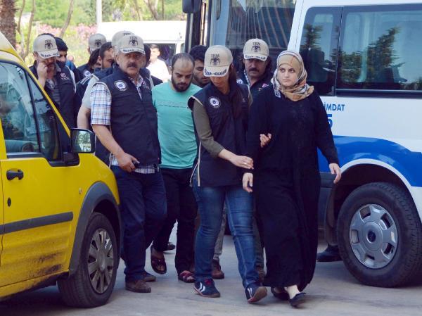 Antalya’da IŞİD operasyonunda yakalanan 11 şüpheli adliyeye sevk edildi