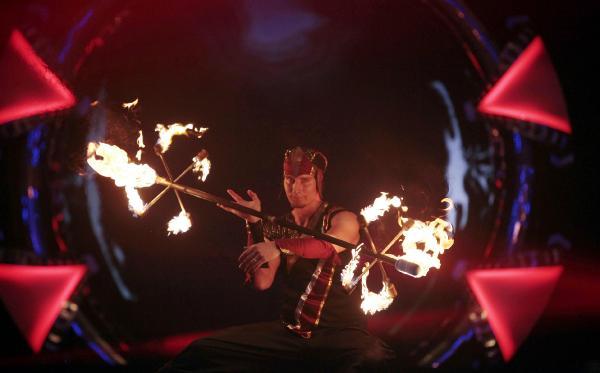 Phoenix Fire Dancer’dan nefes kesen gösteri