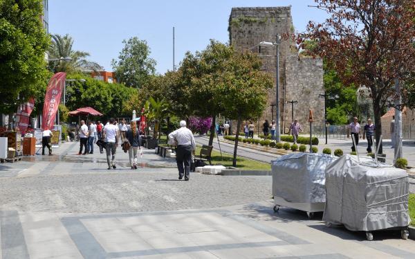 Antalya’da sanat sokağı kapatıldı