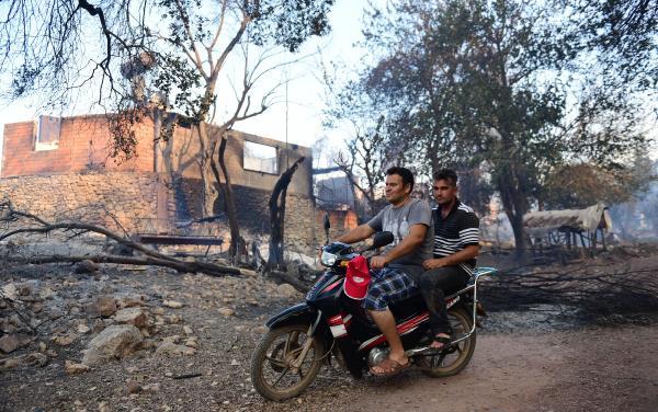 Tatil merkezi Adrasan’da orman yangını