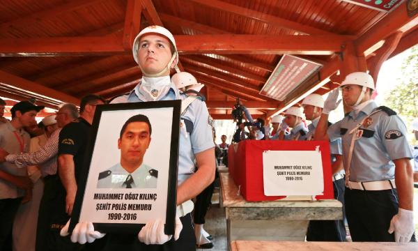 Antalyalı şehit polis, gözyaşlarıyla uğurlandı