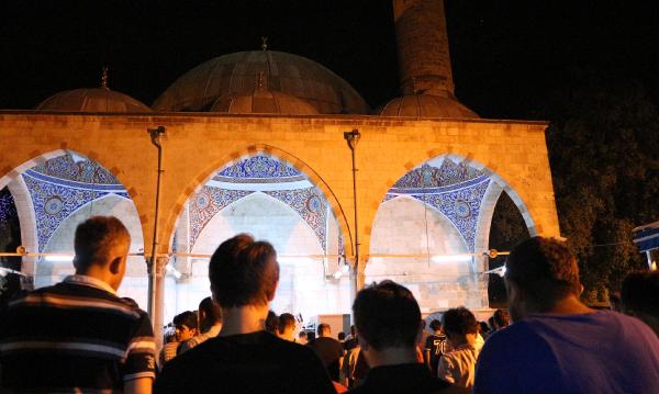 Antalyalılar Kadir Gecesi’nde camilere akın etti
