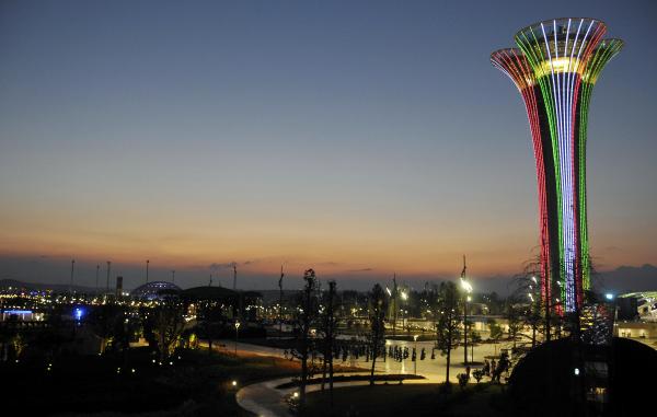 Expo Kulesi, İtalya Bayrağı’nın renklerine büründü