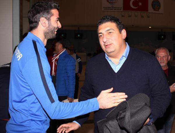 Antalyaspor Başkanı Öztürk: “Galibiyetin mutluluğunu yaşıyoruz”
