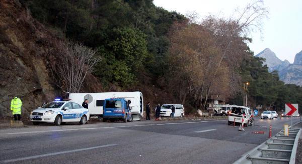 Antalya’da otel servisi kaza yaptı: 16 yaralı