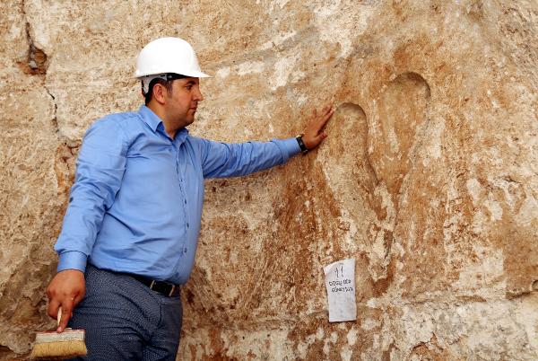 Selçuklu hamamı duvarında 762 yıllık kalp figürü bulundu