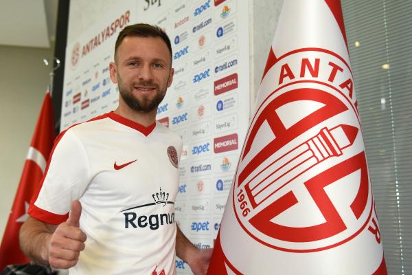 Antalyaspor’un yeni transferi Hakan Özmert: “Başarılı olmaya geldim”