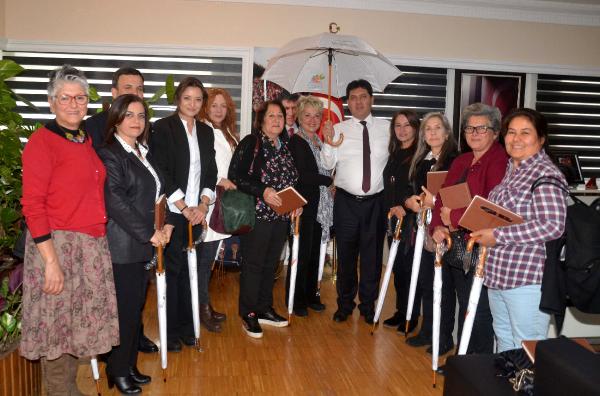 CHP’li kadınlardan Başkan Gül’e ziyaret