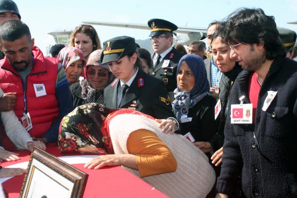 Şehit Uzman Çavuş’un cenazesi Alanya’da gözyaşlarıyla karşılandı