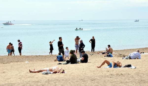 Antalya’da sahiller doldu