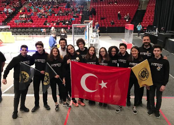 Türk öğrencilerin robotu ABD’de 2 ödül kazandı