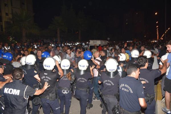 Antalya’da seçim akşamı adliye önündeki olaylara 5 gözaltı