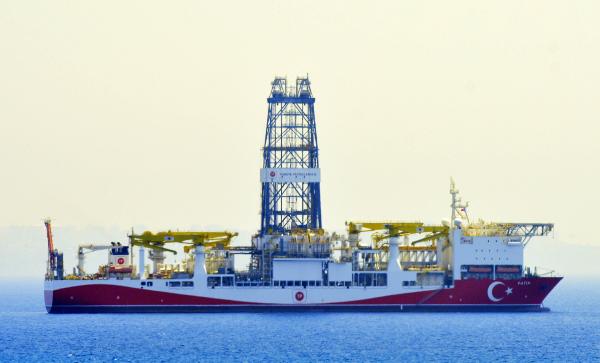 Türkiye’nin ilk aktif sondaj gemisi ‘Fatih’ Antalya’da