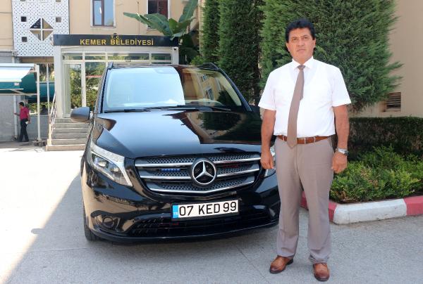 Başkan Gül makam aracını iade etti, kendi parasıyla yeni araç aldı