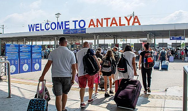 Antalya paket tur pazarının lideri belli oldu!
