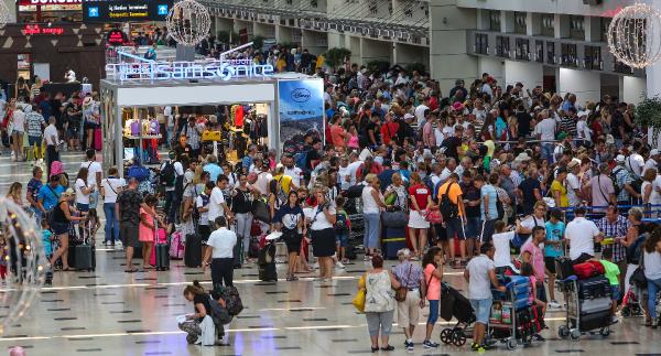 Antalya’ya hava yoluyla gelen turist sayısı 7 milyona yaklaştı