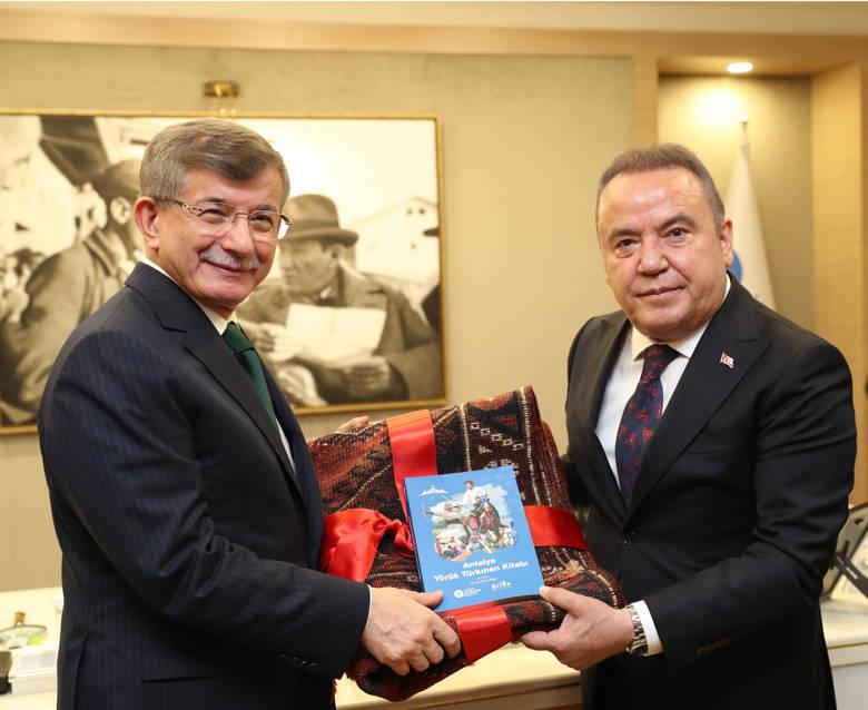 Ahmet Davutoğlu’dan Başkan Böcek’e Ziyaret