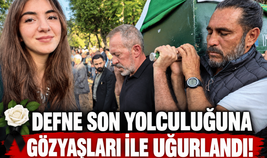 DEFNE SON YOLCULUĞUNA GÖZYAŞLARI İLE UĞURLANDI! Kemer, Defne’nin vefatıyla yasa boğuldu. Ailesi, sevenleri ve çok sayıda